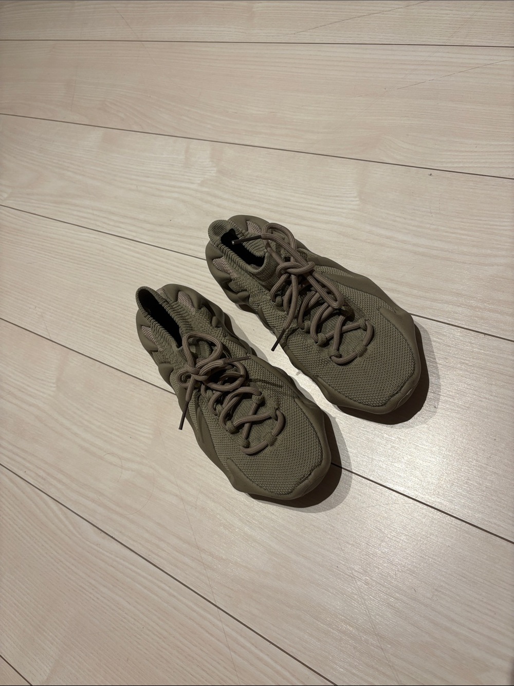 Yeezy Sneakers in Olive